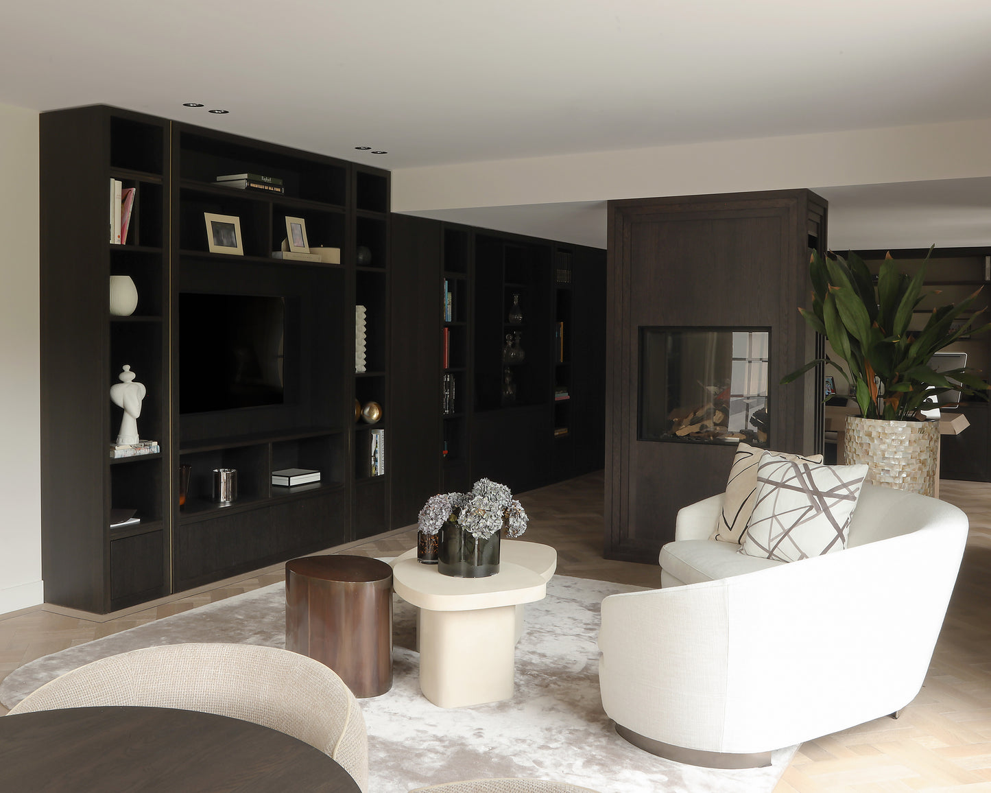 MODERN ELEGANCE