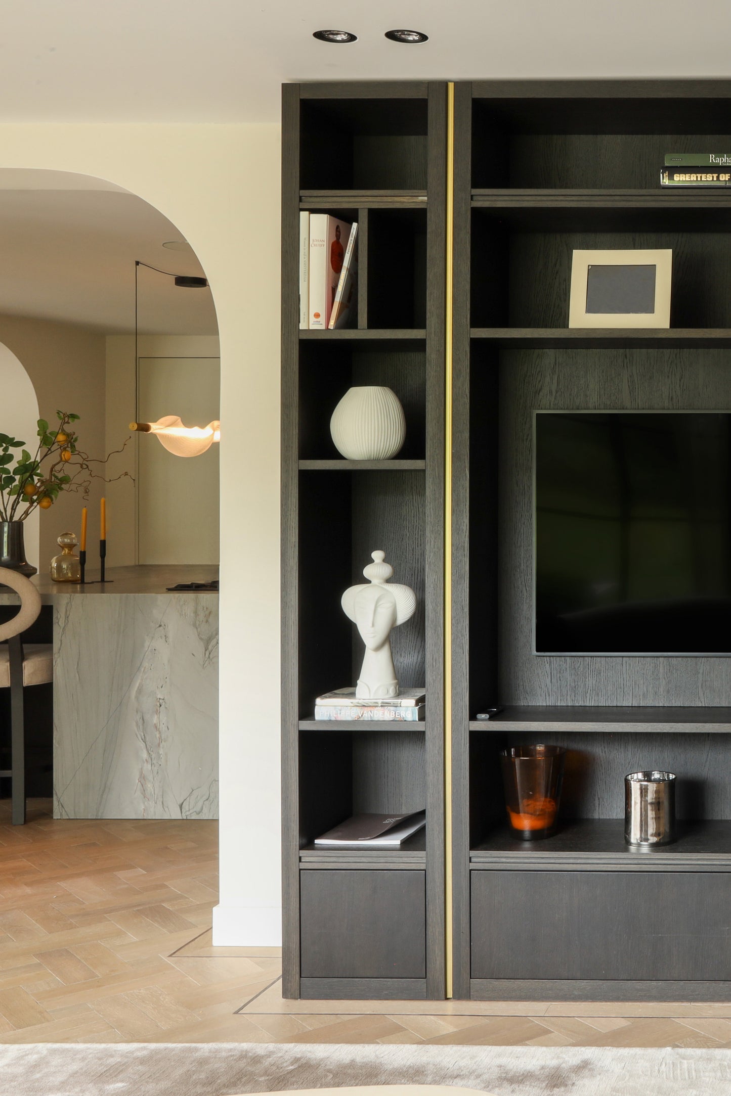 MODERN ELEGANCE