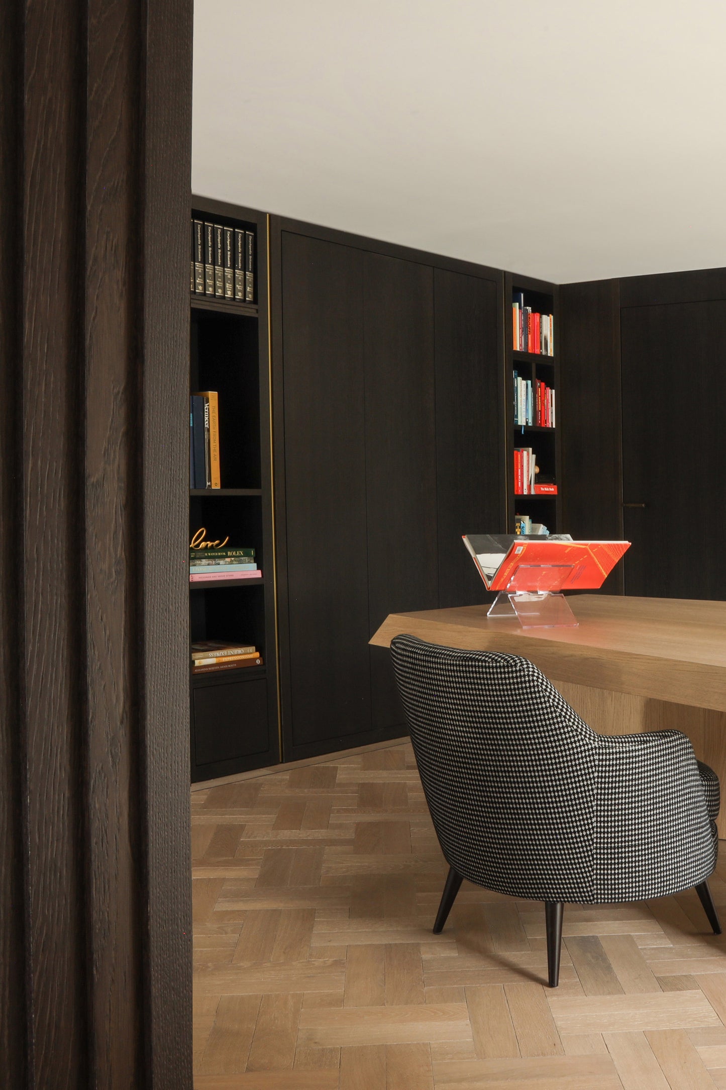 MODERN ELEGANCE