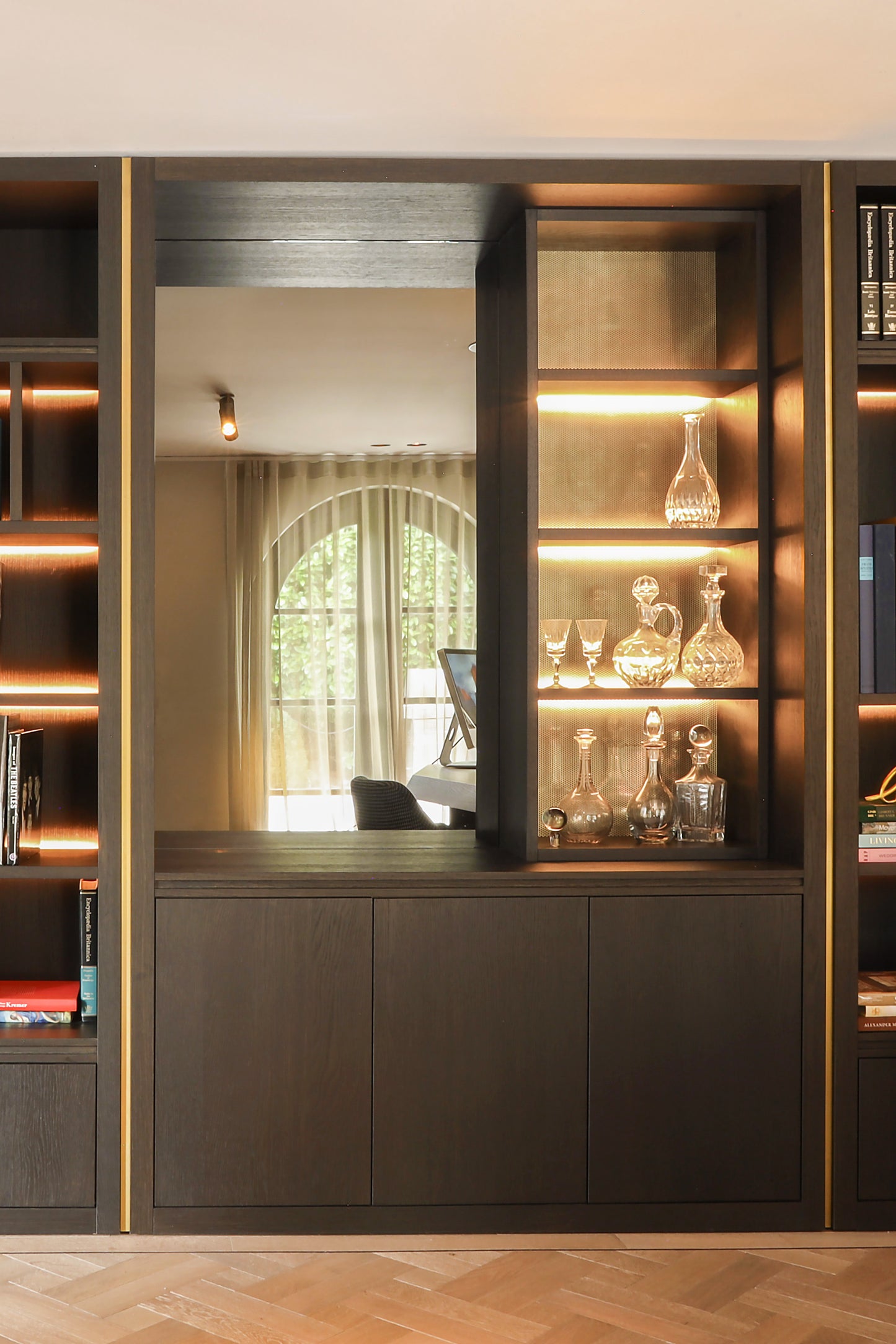 MODERN ELEGANCE