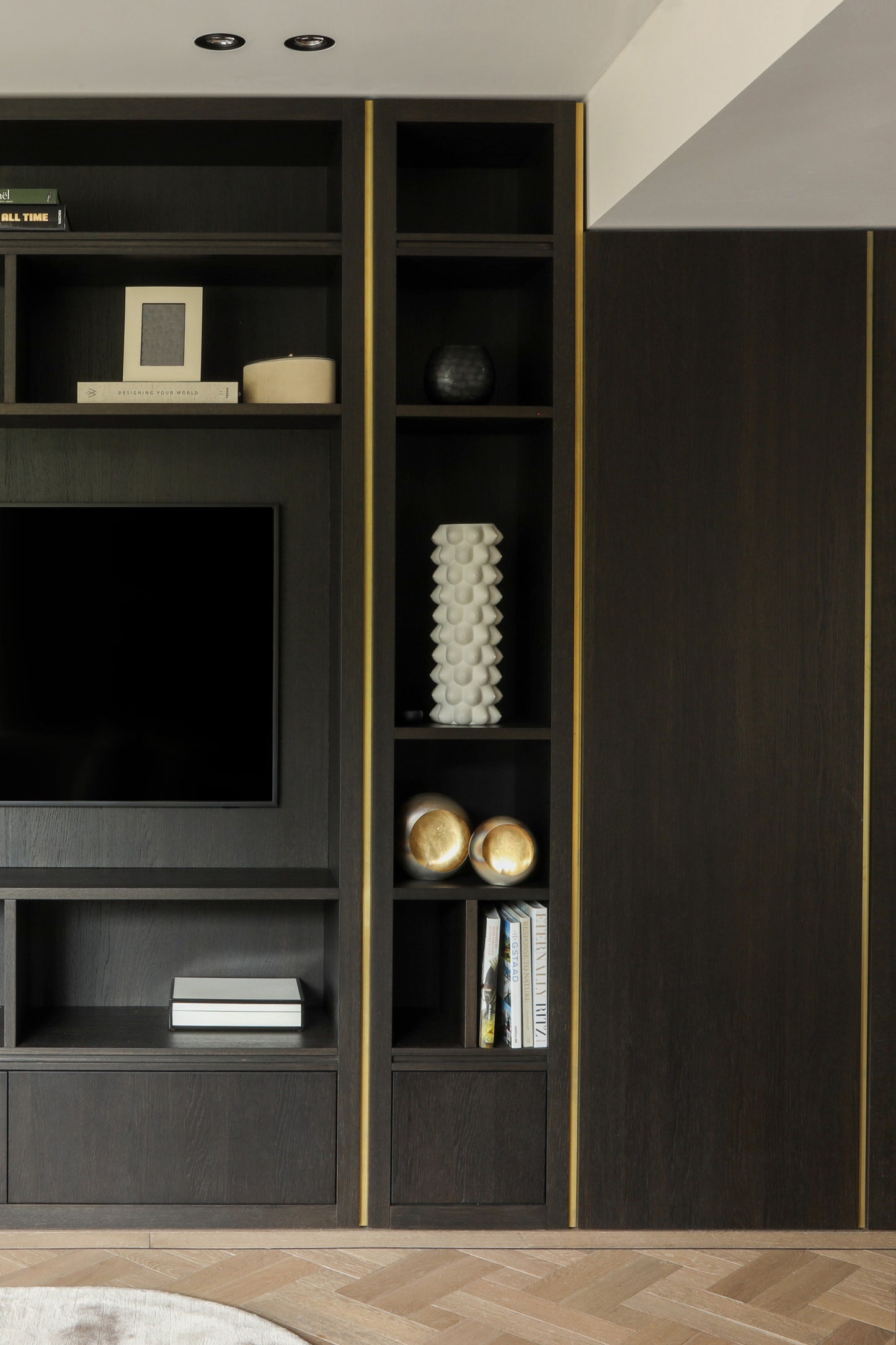 MODERN ELEGANCE